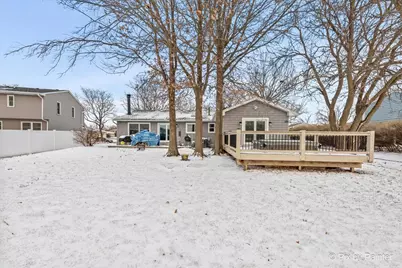 390 S Garden Avenue, Roselle, IL 60172 - Photo 32