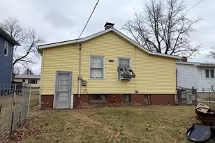 315 N Walnut St, Clifton, IL 61727 - Photo 2