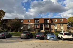 600 Mesa Dr, Hoffman Estates, IL 60169 - Photo 1