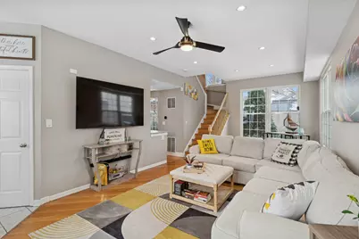 220 Pinehurst Drive, Mundelein, IL 60060 - Photo 2