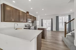 203 Settlers Pl, West Dundee, IL 60118 - Photo 4