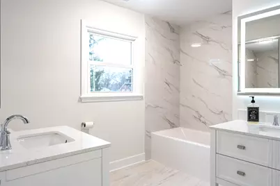 11 S Alfred Avenue, Elgin, IL 60123 - Photo 10