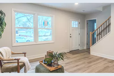 11 S Alfred Avenue, Elgin, IL 60123 - Photo 2