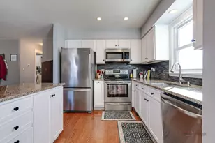 737 Garfield Ave, Libertyville, IL 60048 - Photo 10