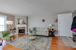 737 Garfield Ave, Libertyville, IL 60048 - Photo 6