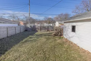 2330 38th St, Rock Island, IL 61201 - Photo 32