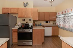 2330 38th St, Rock Island, IL 61201 - Photo 6