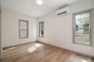 529 E 4th St, Momence, IL 60954 - Photo 10