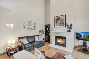 171 Shaftesbury St, Carol Stream, IL 60188 - Photo 4