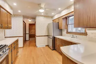 12111 S 68th Ct, Palos Heights, IL 60463 - Photo 8