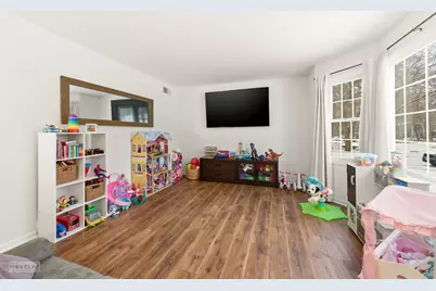 777 Debbie Lane, Sandwich, IL 60548 - Photo 10