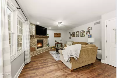 777 Debbie Lane, Sandwich, IL 60548 - Photo 16