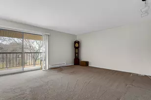 150 E Fountainview Ln, Lombard, IL 60148 - Photo 2