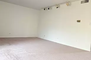 150 E Fountainview Ln, Lombard, IL 60148 - Photo 4