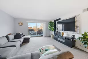 5840 W 104th St, Oak Lawn, IL 60453 - Photo 4