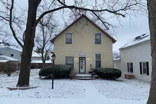 215 W Devlin St, Spring Valley, IL 61362 - Photo 1