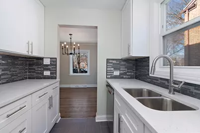 10119 S Yates Boulevard, Chicago, IL 60617 - Photo 8