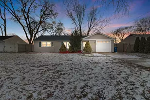 500 California Ave, Aurora, IL 60506 - Photo 2