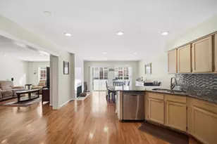 883 Sparta Ct, Vernon Hills, IL 60061 - Photo 12