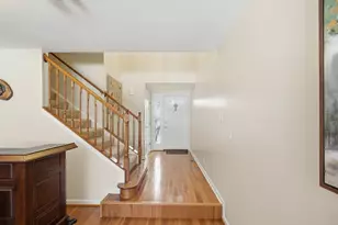 883 Sparta Ct, Vernon Hills, IL 60061 - Photo 4