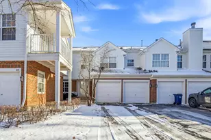 883 Sparta Ct, Vernon Hills, IL 60061 - Photo 1