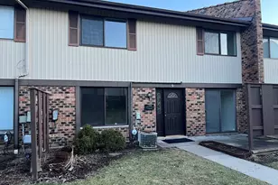 9 Tower Ct, Downers Grove, IL 60516 - Photo 1