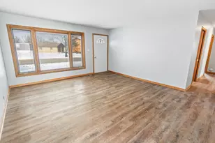 525 Glen Ave, Romeoville, IL 60446 - Photo 2