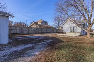 154 W Main St, El Paso, IL 61738 - Photo 24