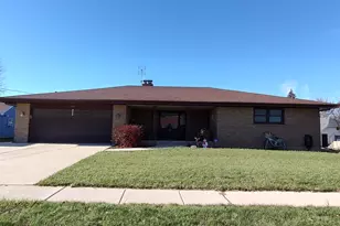 1221 Warren Ave, Belvidere, IL 61008 - Photo 2