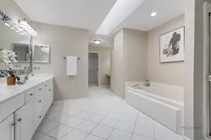 371 Sycamore St, Vernon Hills, IL 60061 - Photo 30