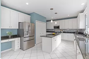 371 Sycamore St, Vernon Hills, IL 60061 - Photo 10