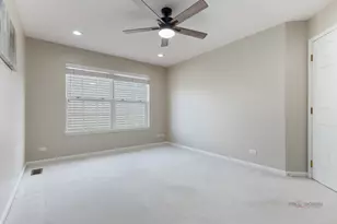 371 Sycamore St, Vernon Hills, IL 60061 - Photo 36