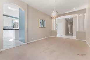 371 Sycamore St, Vernon Hills, IL 60061 - Photo 8