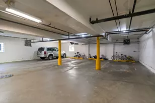 7861 Niles Center Rd, Skokie, IL 60077 - Photo 28