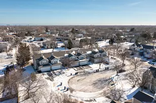 712 Hamilton Circle, Schaumburg, IL 60194 - Photo 2