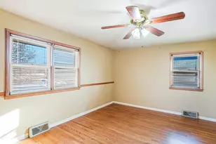 1124 W Hawkins St, Kankakee, IL 60901 - Photo 12