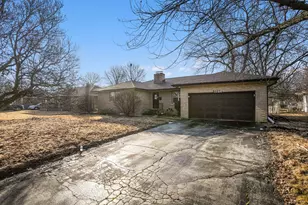 1124 W Hawkins St, Kankakee, IL 60901 - Photo 1