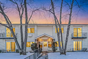 8856 N Northshore Dr, Des Plaines, IL 60016 - Photo 2