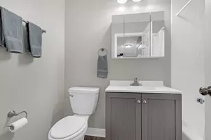 8856 N Northshore Dr, Des Plaines, IL 60016 - Photo 14