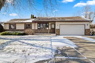 473 Mohawk Dr, Bourbonnais, IL 60914 - Photo 1