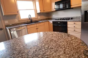 1516 W Sudeenew Dr, Johnsburg, IL 60051 - Photo 10