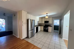 37 N Channel Dr, Round Lake Beach, IL 60073 - Photo 4