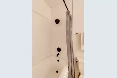 1935 N Fairfield Avenue #203, Chicago, IL 60647 - Photo 18