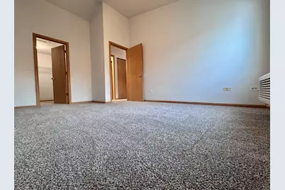 2427 Silverstone Drive #2427, Carpentersville, IL 60110 - Photo 4