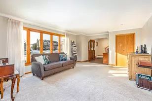 8314 Heather Ln, Tinley Park, IL 60477 - Photo 4