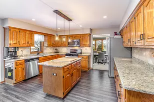 8314 Heather Ln, Tinley Park, IL 60477 - Photo 10