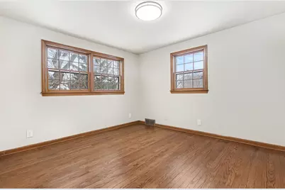 33 S Canterbury Road, Aurora, IL 60506 - Photo 16