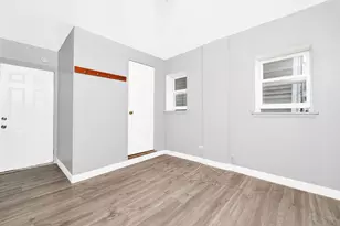 1831 W 21st Pl, Chicago, IL 60608 - Photo 2