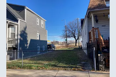 3329 N Drake Avenue, Chicago, IL 60618 - Photo 2