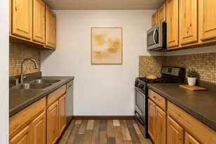 14B Kingery Quarter, Willowbrook, IL 60527 - Photo 6